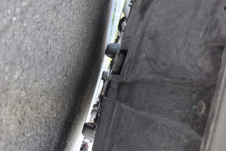 Used JMC Yusheng S330 2016 1.5L GTDi Automatic Two-Wheel Drive Fashion Edition Chassis Front