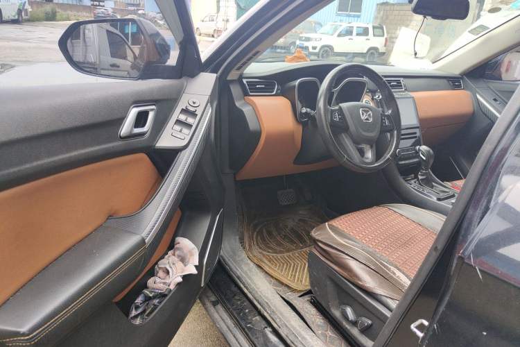 Used JMC Yusheng S330 2016 1.5L GTDi Automatic Two-Wheel Drive Prestige Edition Driver Seat