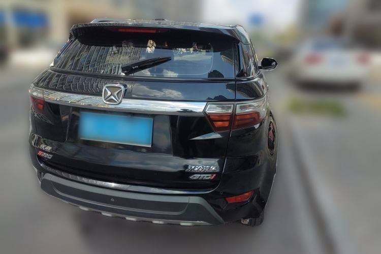 Used JMC Yusheng S330 2016 1.5L GTDi Automatic Two-Wheel Drive Comfort Edition Exterior 5