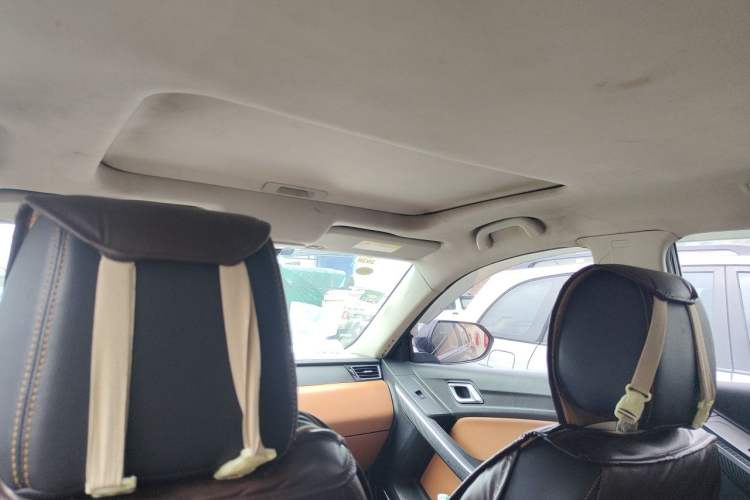 Used JMC Yusheng S330 2016 1.5L GTDi Automatic Two-Wheel Drive Prestige Edition Headliner