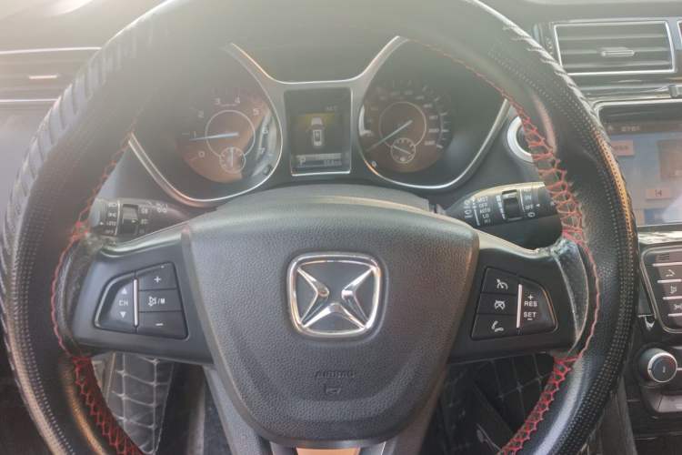Used JMC Yusheng S330 2016 1.5L GTDi Automatic Two-Wheel Drive Fashion Edition Instrument Cluster