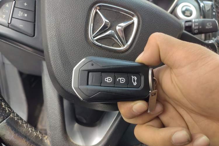 Used JMC Yusheng S330 2016 1.5L GTDi Automatic Two-Wheel Drive Comfort Edition Interior 1