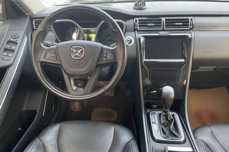 Used JMC Yusheng S330 2016 1.5L GTDi Automatic Two-Wheel Drive Flagship Edition Interior 2