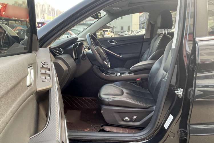 Used JMC Yusheng S330 2016 1.5L GTDi Automatic Two-Wheel Drive Flagship Edition Interior 3