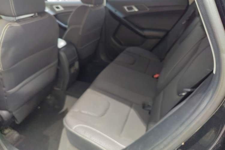 Used JMC Yusheng S330 2016 1.5L GTDi Automatic Two-Wheel Drive Comfort Edition Interior 4