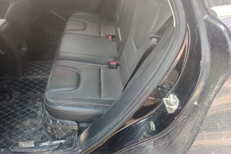 Used JMC Yusheng S330 2016 1.5L GTDi Automatic Two-Wheel Drive Fashion Edition Left Rear Seat