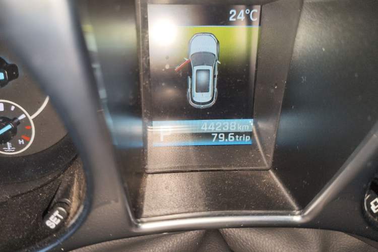 Used JMC Yusheng S330 2016 1.5L GTDi Automatic Two-Wheel Drive Fashion Edition Odometer Close Up