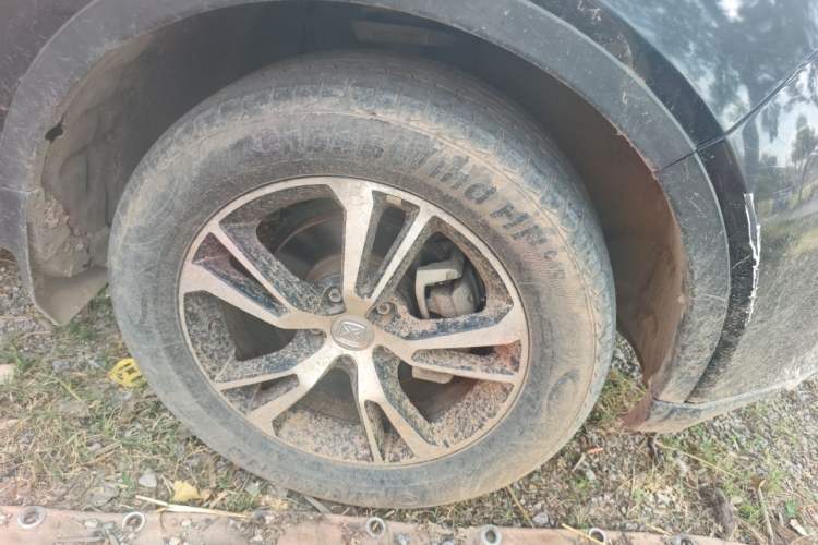 Used JMC Yusheng S330 2016 1.5L GTDi Automatic Two-Wheel Drive Fashion Edition Right Front Wheel Hub