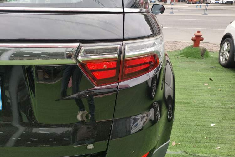 Used JMC Yusheng S330 2016 1.5L GTDi Automatic Two-Wheel Drive Fashion Edition Right Rear Taillight