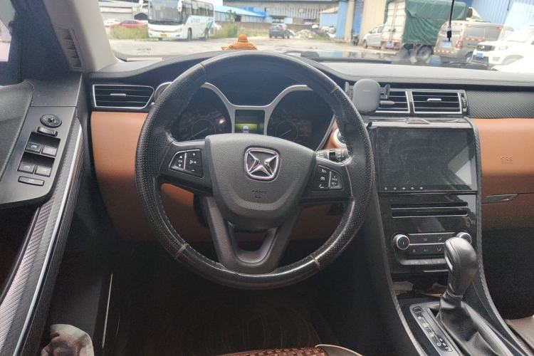 Used JMC Yusheng S330 2016 1.5L GTDi Automatic Two-Wheel Drive Prestige Edition Steering Wheel