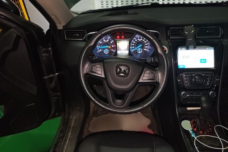 Used JMC Yusheng S330 2016 1.5L GTDi Automatic Two-Wheel Drive Prestige Edition Steering Wheel
