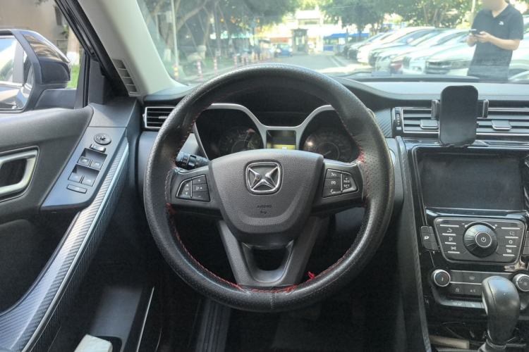 Used JMC Yusheng S330 2016 1.5L GTDi Automatic Two-Wheel Drive Fashion Edition Steering Wheel