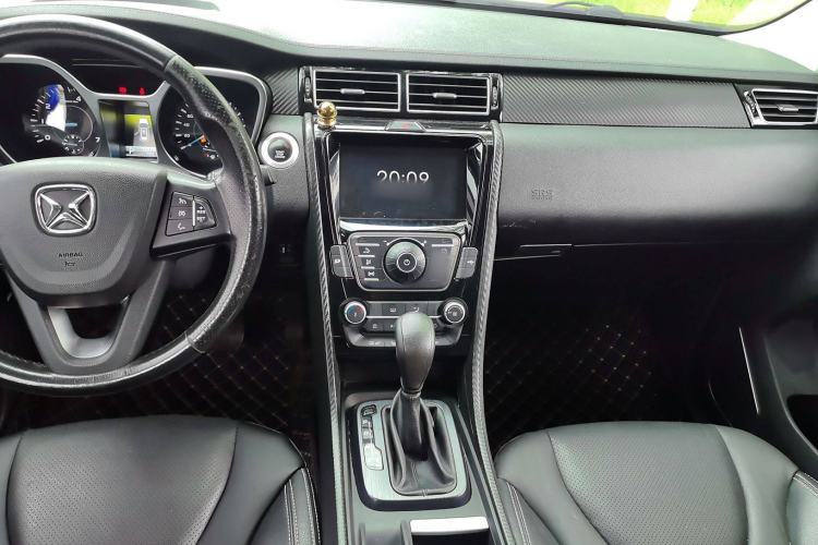 Used JMC Yusheng S330 2016 1.5L GTDi Automatic Two-Wheel Drive Fashion Edition Audio And AC Panel