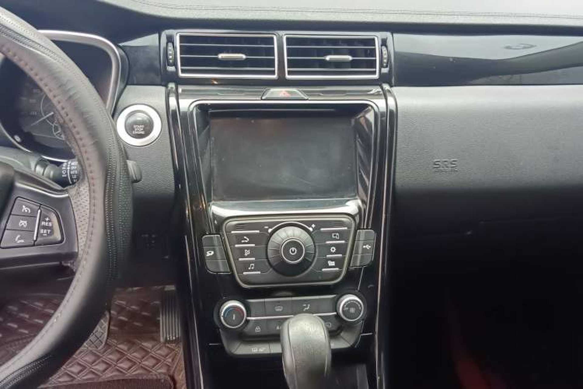 Used JMC Yusheng S330 2016 1.5L GTDi Automatic Two-Wheel Drive Comfort Edition Audio And AC Panel