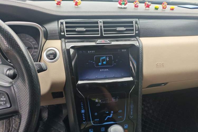Used JMC Yusheng S330 2016 1.5L GTDi Automatic Two-Wheel Drive Flagship Edition Audio And AC Panel