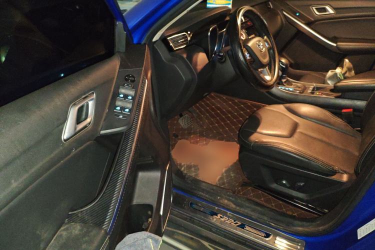 Used JMC Yusheng S330 2016 1.5L GTDi Automatic Two-Wheel Drive Fashion Edition Driver Seat