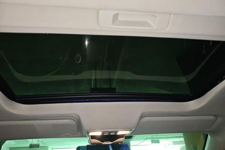 Used JMC Yusheng S330 2016 1.5L GTDi Automatic Two-Wheel Drive Fashion Edition Headliner