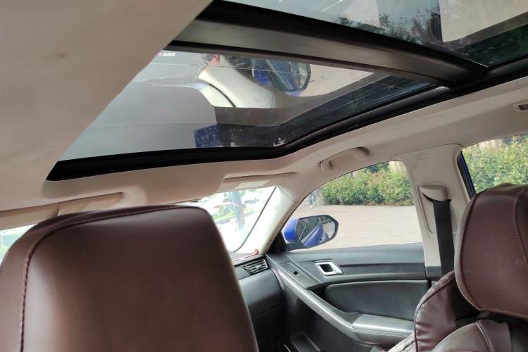 Used JMC Yusheng S330 2016 1.5L GTDi Automatic Two-Wheel Drive Prestige Edition Headliner