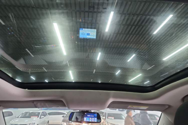 Used JMC Yusheng S330 2016 1.5L GTDi Automatic Two-Wheel Drive Prestige Edition Headliner