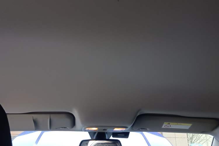 Used JMC Yusheng S330 2016 1.5L GTDi Automatic Two-Wheel Drive Comfort Edition Headliner