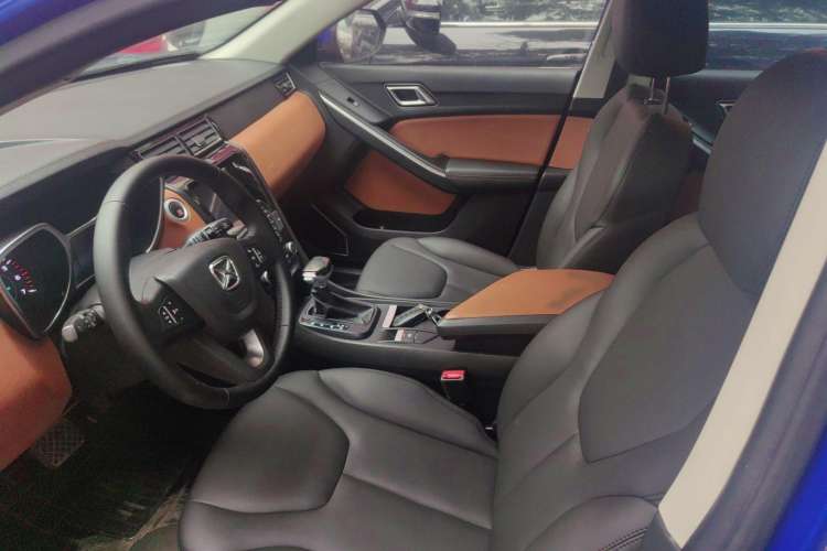 Used JMC Yusheng S330 2016 1.5L GTDi Automatic Two-Wheel Drive Prestige Edition Interior 1