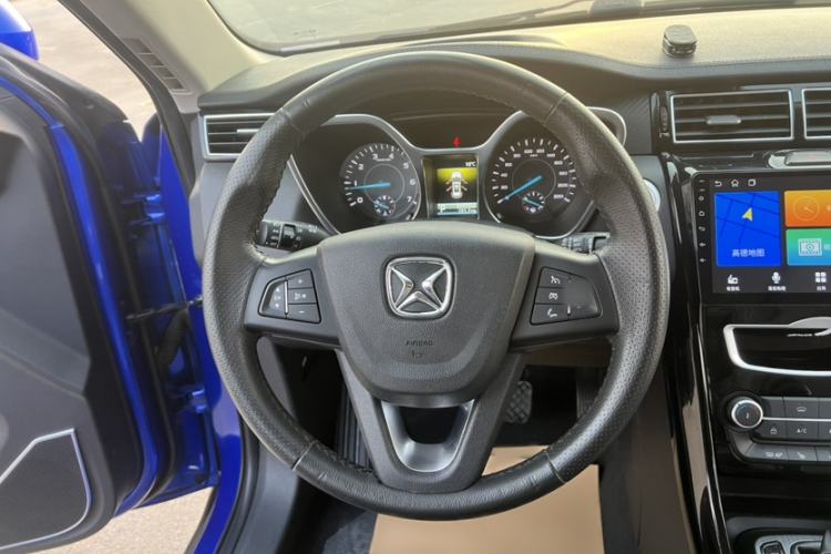 Used JMC Yusheng S330 2016 1.5L GTDi Automatic Two-Wheel Drive Prestige Edition Interior 1