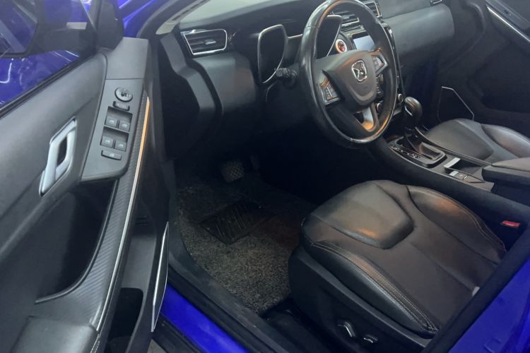 Used JMC Yusheng S330 2016 1.5L GTDi Automatic Two-Wheel Drive Prestige Edition Interior 2