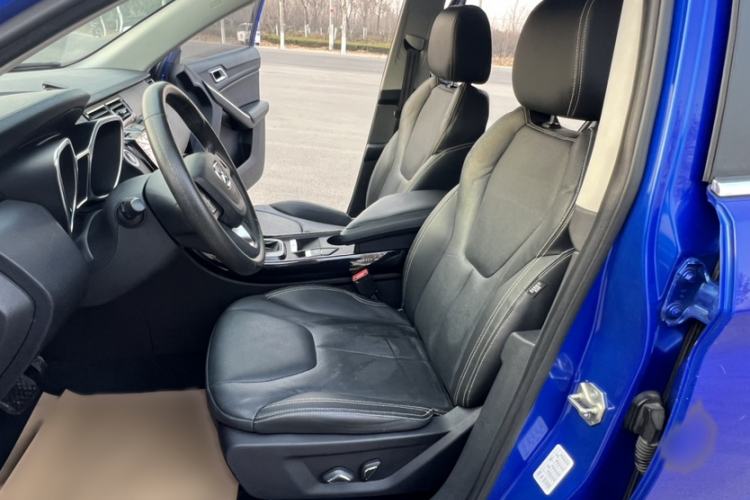 Used JMC Yusheng S330 2016 1.5L GTDi Automatic Two-Wheel Drive Prestige Edition Interior 5
