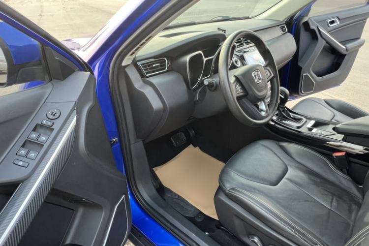 Used JMC Yusheng S330 2016 1.5L GTDi Automatic Two-Wheel Drive Prestige Edition Interior 6