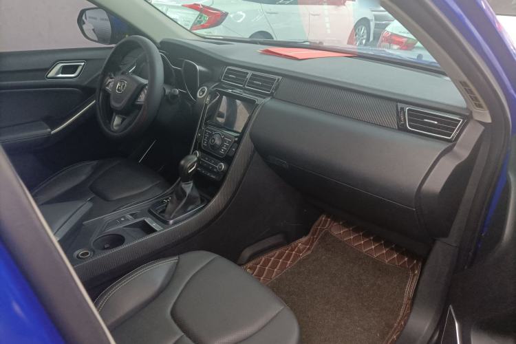 Used JMC Yusheng S330 2016 1.5L GTDi Automatic Two-Wheel Drive Prestige Edition Interior 6