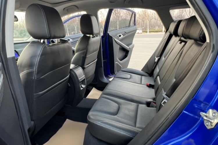 Used JMC Yusheng S330 2016 1.5L GTDi Automatic Two-Wheel Drive Prestige Edition Interior 8