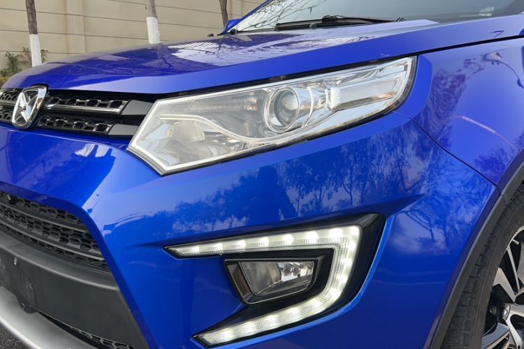 Used JMC Yusheng S330 2016 1.5L GTDi Automatic Two-Wheel Drive Prestige Edition Left Front Headlight