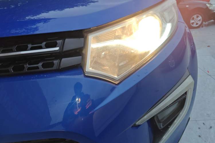 Used JMC Yusheng S330 2016 1.5L GTDi Automatic Two-Wheel Drive Flagship Edition Left Front Headlight