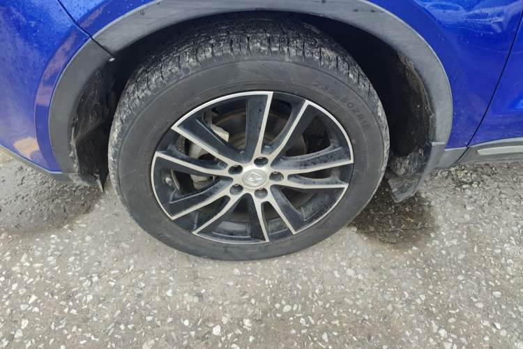 Used JMC Yusheng S330 2016 1.5L GTDi Automatic Two-Wheel Drive Flagship Edition Left Front Wheel Hub