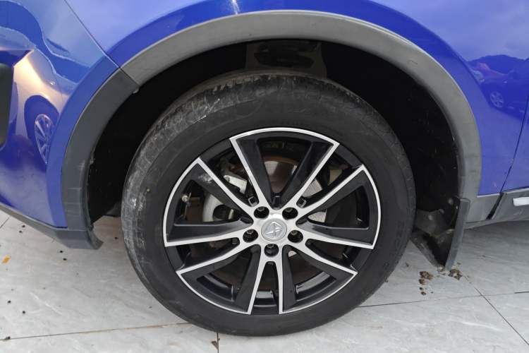 Used JMC Yusheng S330 2016 1.5L GTDi Automatic Two-Wheel Drive Flagship Edition Left Front Wheel Hub