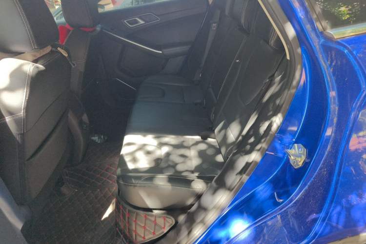 Used JMC Yusheng S330 2016 1.5L GTDi Automatic Two-Wheel Drive Prestige Edition Left Rear Seat