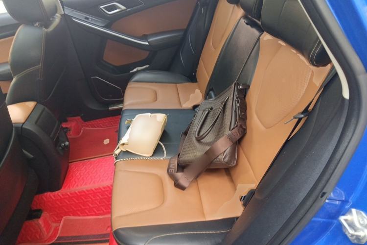 Used JMC Yusheng S330 2016 1.5L GTDi Automatic Two-Wheel Drive Prestige Edition Left Rear Seat