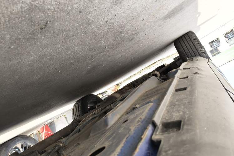 Used JMC Yusheng S330 2016 1.5L GTDi Automatic Two-Wheel Drive Fashion Edition Left Side Sill