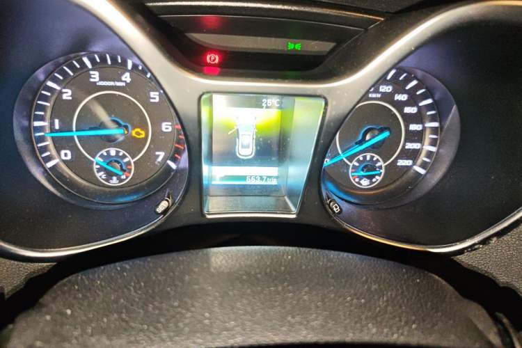 Used JMC Yusheng S330 2016 1.5L GTDi Automatic Two-Wheel Drive Fashion Edition Odometer Close Up
