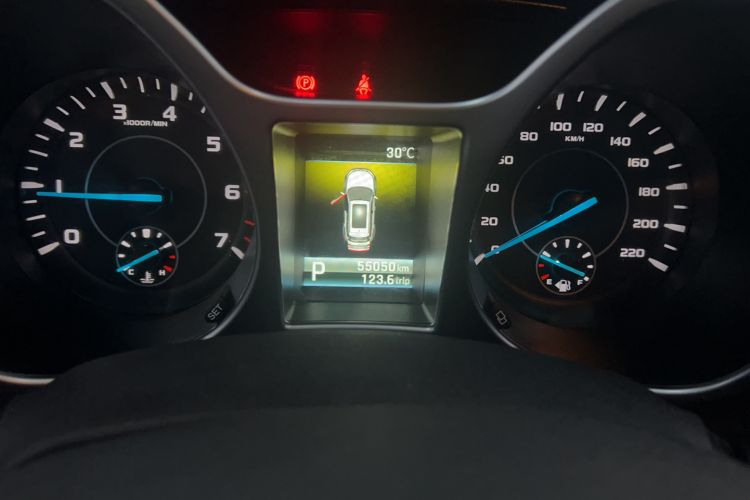 Used JMC Yusheng S330 2016 1.5L GTDi Automatic Two-Wheel Drive Prestige Edition Odometer Close Up