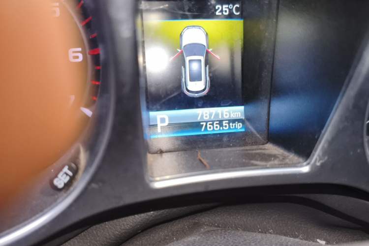 Used JMC Yusheng S330 2016 1.5L GTDi Automatic Two-Wheel Drive Prestige Edition Odometer Close Up