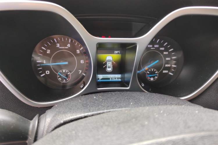 Used JMC Yusheng S330 2016 1.5L GTDi Automatic Two-Wheel Drive Prestige Edition Odometer Close Up