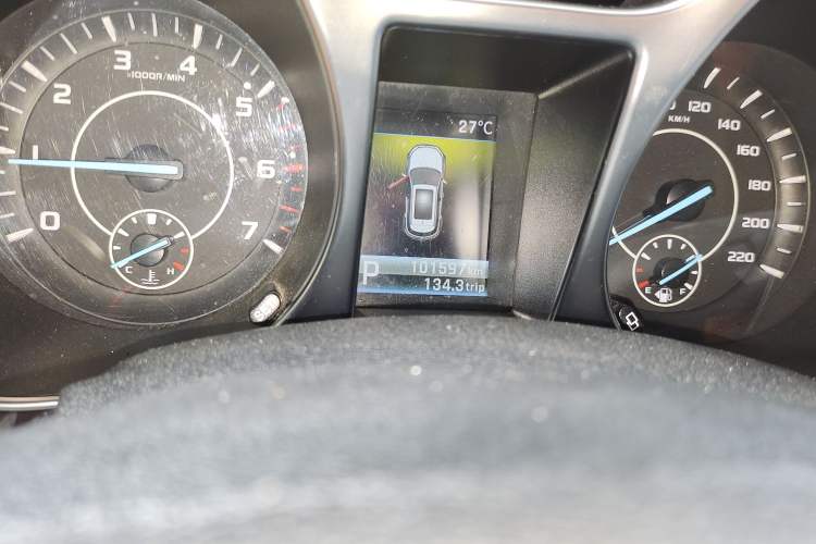 Used JMC Yusheng S330 2016 1.5L GTDi Automatic Two-Wheel Drive Flagship Edition Odometer Close Up