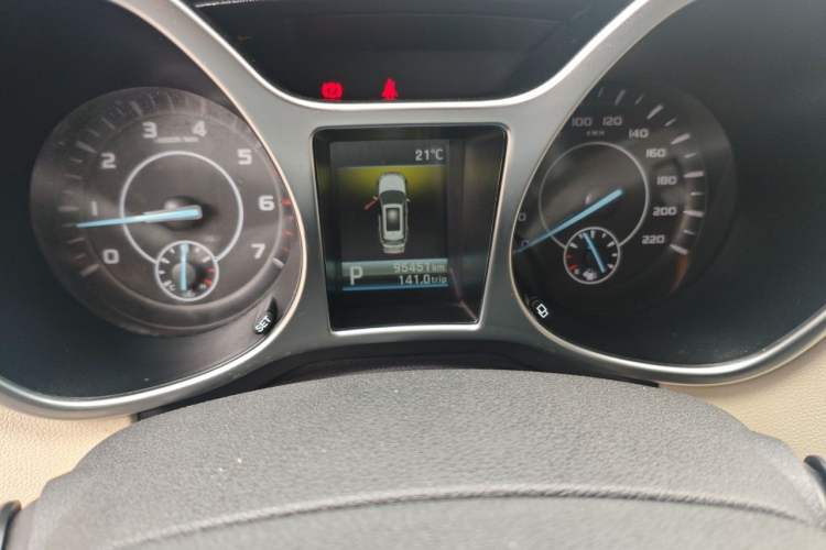 Used JMC Yusheng S330 2016 1.5L GTDi Automatic Two-Wheel Drive Flagship Edition Odometer Close Up