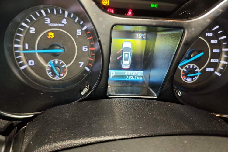 Used JMC Yusheng S330 2016 1.5L GTDi Automatic Two-Wheel Drive Fashion Edition Odometer Close Up