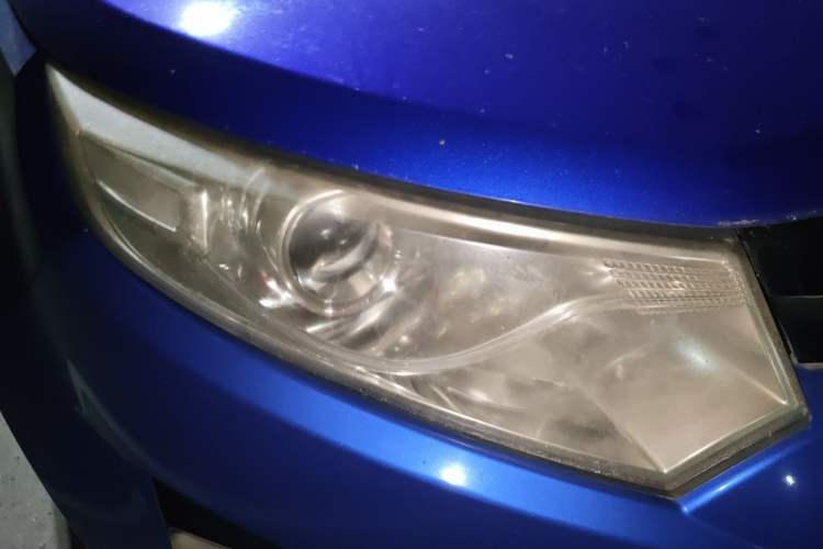 Used JMC Yusheng S330 2016 1.5L GTDi Automatic Two-Wheel Drive Flagship Edition Right Front Headlight