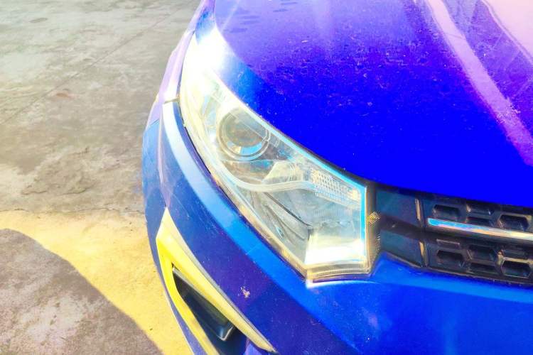 Used JMC Yusheng S330 2016 1.5L GTDi Automatic Two-Wheel Drive Prestige Edition Right Front Headlight
