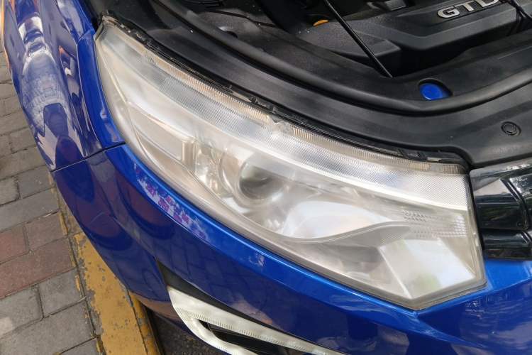 Used JMC Yusheng S330 2016 1.5L GTDi Automatic Two-Wheel Drive Prestige Edition Right Front Headlight