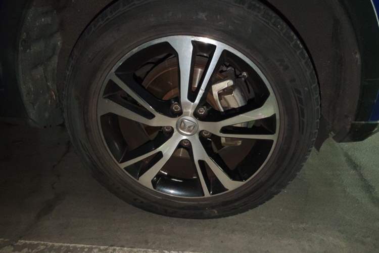 Used JMC Yusheng S330 2016 1.5L GTDi Automatic Two-Wheel Drive Fashion Edition Right Front Wheel Hub