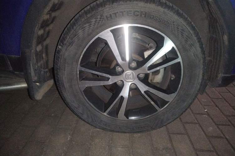 Used JMC Yusheng S330 2016 1.5L GTDi Automatic Two-Wheel Drive Prestige Edition Right Front Wheel Hub